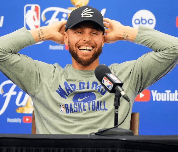 Halle Berry and Stephen Curry announce HalleHolly’s unscripted partnership with Unanimous Media